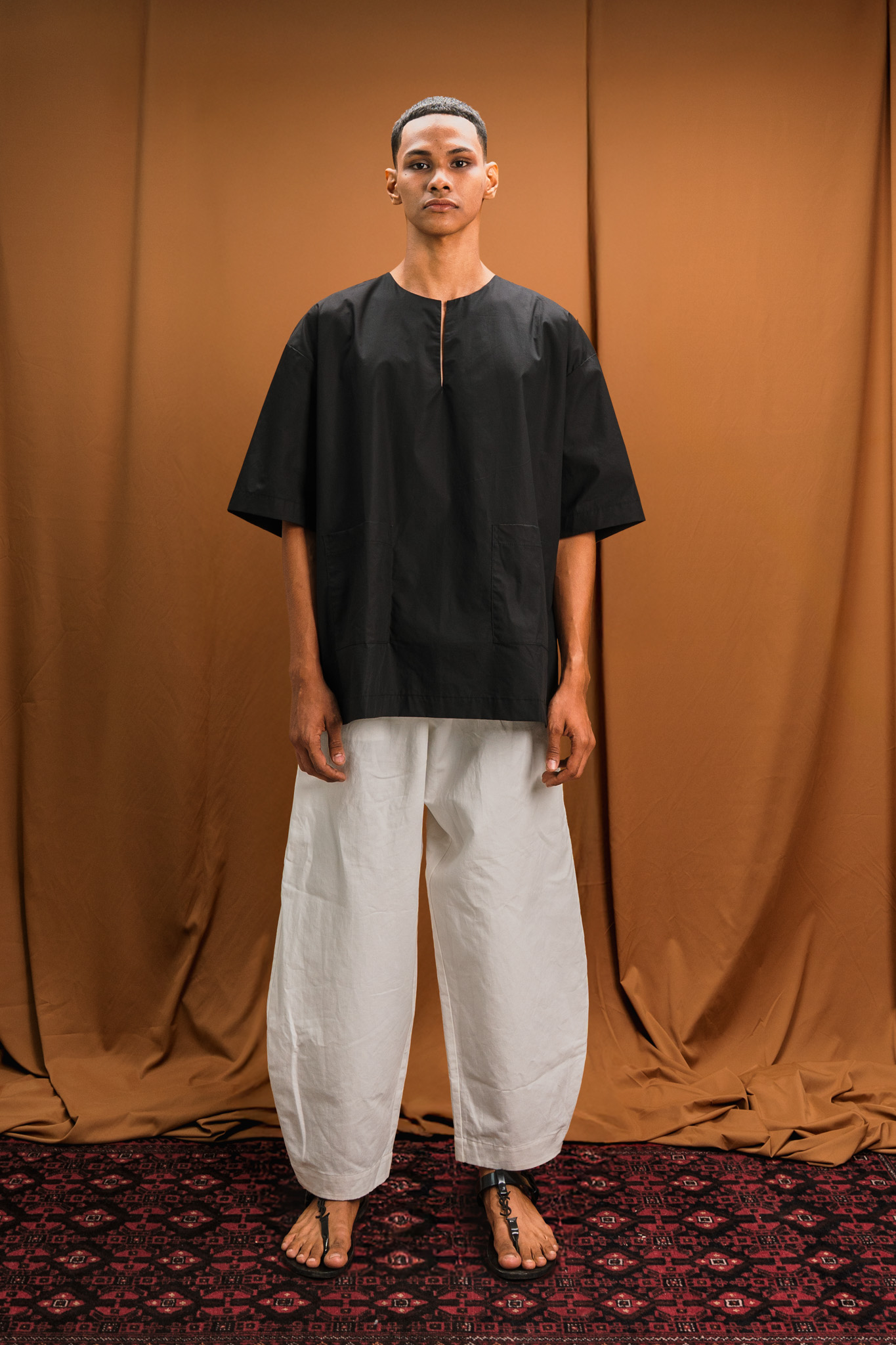 ASKAR COLLARLESS